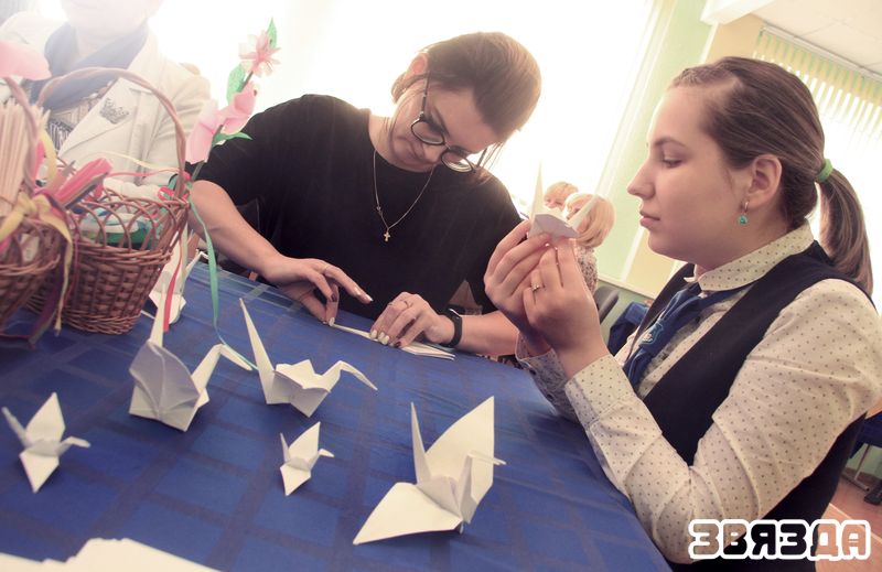 У межах семінара адбыўся майстар-клас па вырабу японскіх сувеніраў.
