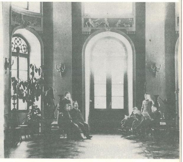 Бальная зала палаца.