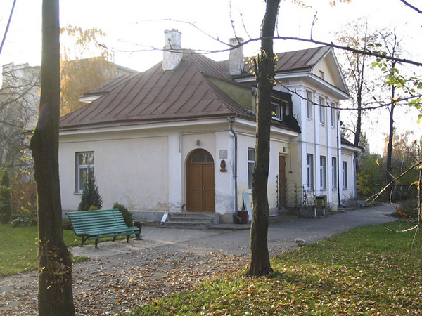 Так званая Чыноўніцкая калонія ў Гродне захоўвае рысы закапанскага стылю.
