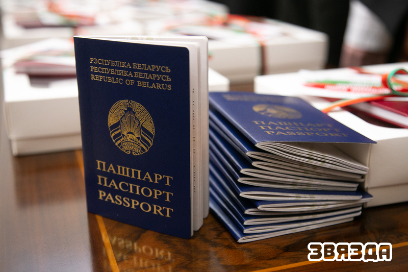 Усебеларуская акцыя «Мы — грамадзяне Беларусі!» стартавала ў Канстытуцыйным судзе