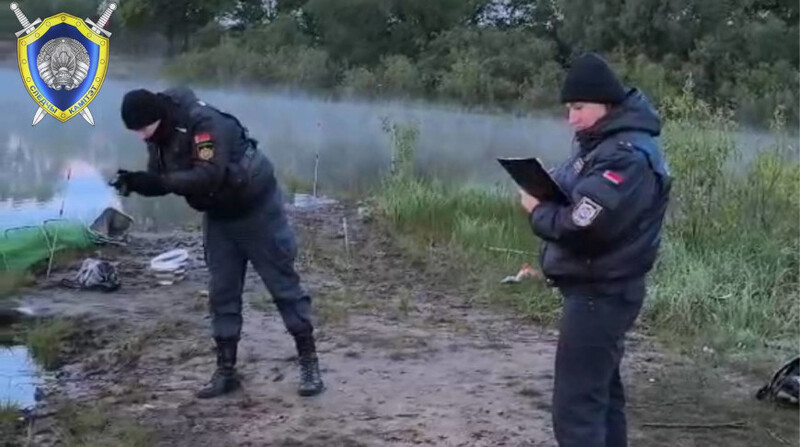 Аўто з двума рыбакамі скацілася ў Прыпяць