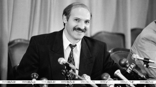 «Ваш ход, глава государства!». Годовщина первой инаугурации Президента Беларуси в 1994 году