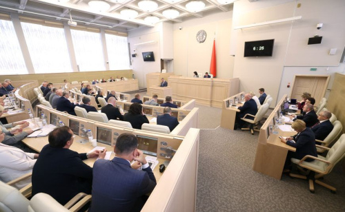 Опираясь на запросы в обществе и учитывая предложения граждан
