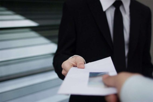 У Беларусі давядзецца плаціць узносы за выплаты ў канвертах
