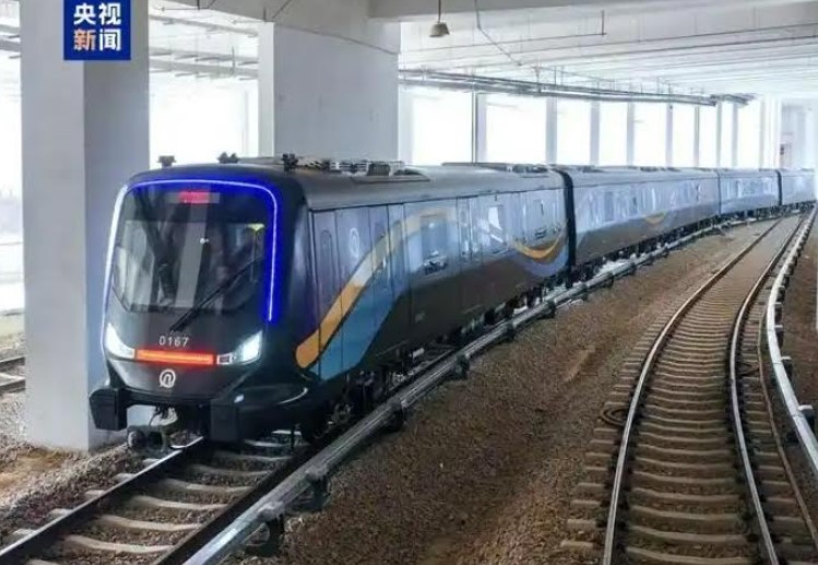 У Кітаі запусцілі першы ў свеце цягнік метро з вугляроднага валакна