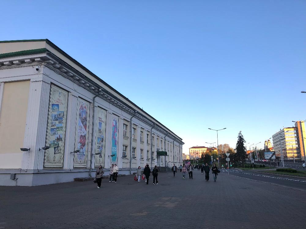 Трансляцыю праекцыі дакументальных фільмаў на фасад будынка можна будзе пабачыць у Мінску