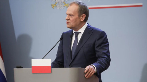 Почти половина опрошенных поляков выступила за отставку Туска с поста премьера