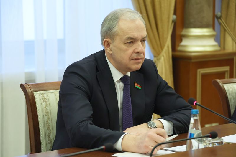 Ігар Сергяенка правёў сустрэчу з паслом Узбекістана