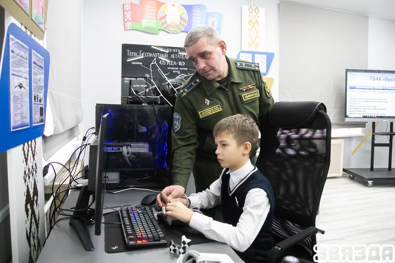 Беларускія школьнікі вывучаюць асновы кіравання беспілотнікамі