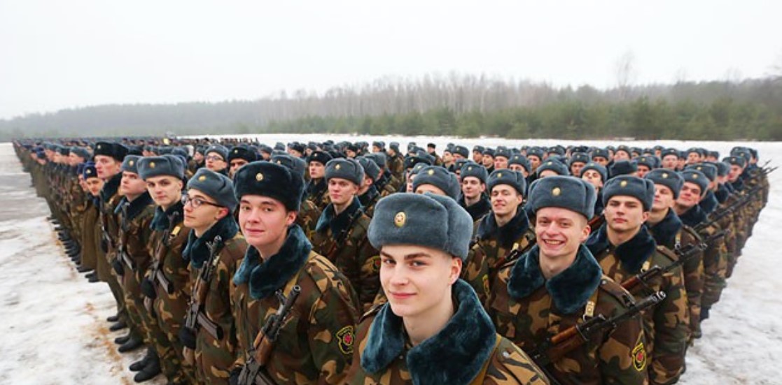 Міністр абароны Беларусі адказаў на пытанне, у чым сіла айчыннай арміі