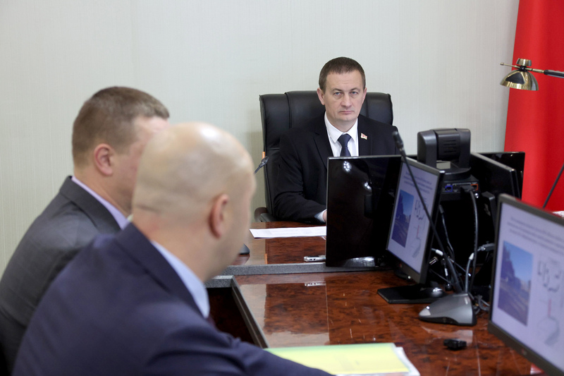 З якімі пытаннямі звярталіся людзі да кіраўніка цэнтральнага рэгіёна?