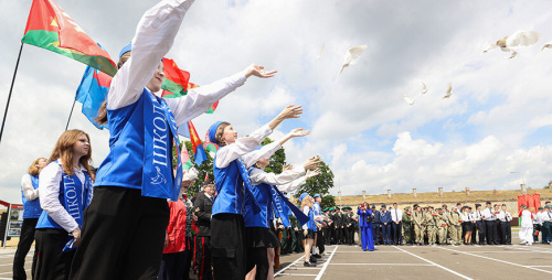 Brest patriotic center attracts students from Russia