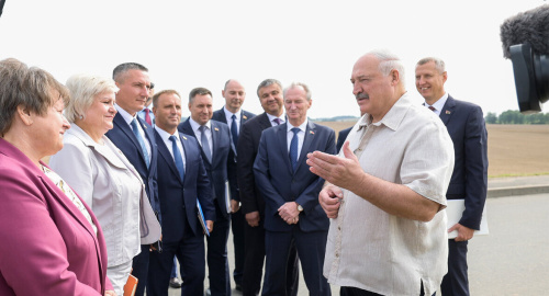«Сёлета малайцы! Як ніколі». Прэзідэнт высока ацаніў работу хлебаробаў