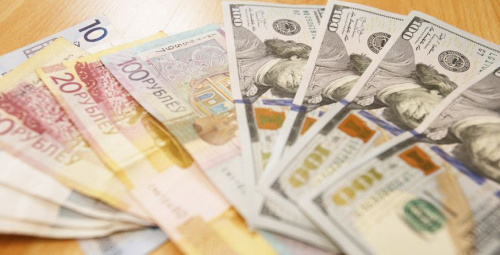 Российский рубль подорожал, доллар и юань подешевели на торгах 30 мая