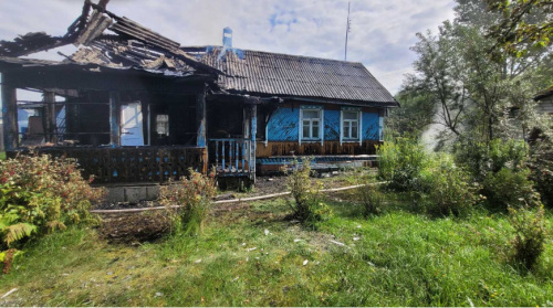 Сусед дапамог жанчыне выбрацца з гарэўшага дома ў Дзяржынскім раёне