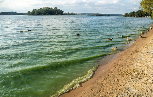 На Мінскім моры маці і дачку панесла на 800 метраў ад берага — ратавальнікі прыйшлі на дапамогу