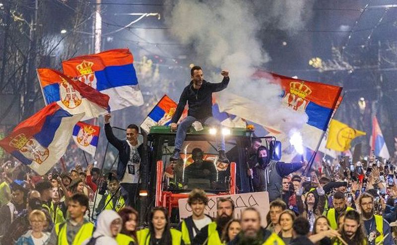 Захад заразіў Сербію «каляровай рэвалюцыяй»