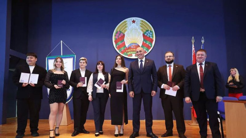 Выпускнікам журфака БДУ ўручылі дыпломы
