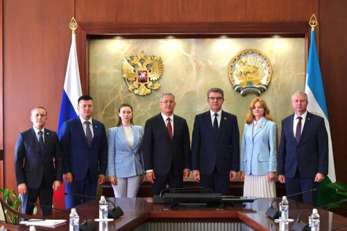 Дэлегацыя Мінска пад кіраўніцтвам Уладзіміра Кухарава сустрэлася з кіраўніком Рэспублікі Башкартастан