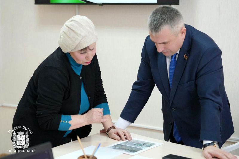 Зямельныя клопаты і не толькі: на прыёме Івана Крупко хвалюючыя пытанні ўзнялі жыхары Гомельшчыны