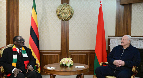 Lukashenko sees off Zimbabwean president at airport