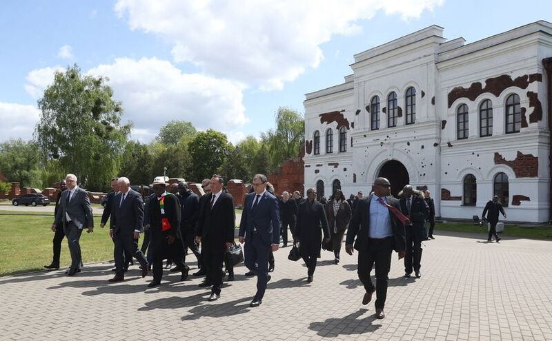 Эмерсан Мнангагва: Мы высока цэнім, калі ўжо развітыя краіны працягваюць нам руку дружбы і дапамогі