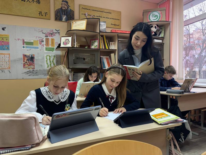 Як туркменка стала выкладаць кітайскую мову ў Беларусі