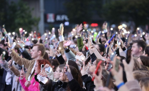 Thousands of students celebrate graduation in Minsk