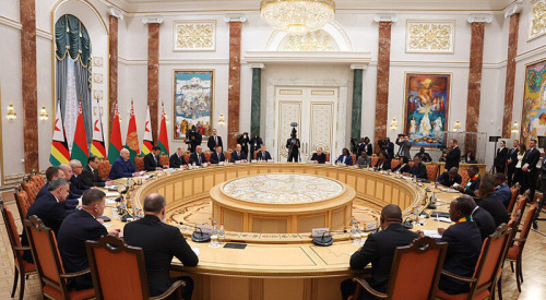 Lukashenko welcomes positive results in Belarus-Zimbabwe cooperation