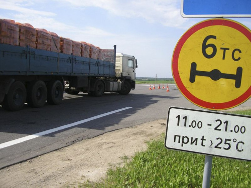 На рэспубліканскіх дарогах Беларусі з 26 мая пачалі дзейнічаць сезонныя абмежаванні