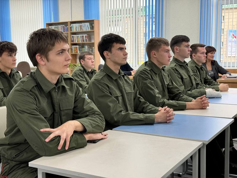 У Магiлёве прапануюць атрымаць новую спецыяльнасць — ваенрука