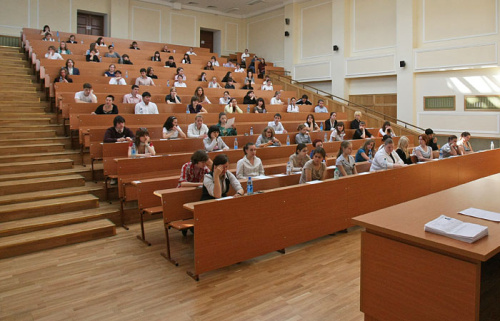 Ва ўніверсітэтах краіны працягваецца прыём дакументаў на бюджэтную і платную формы навучання