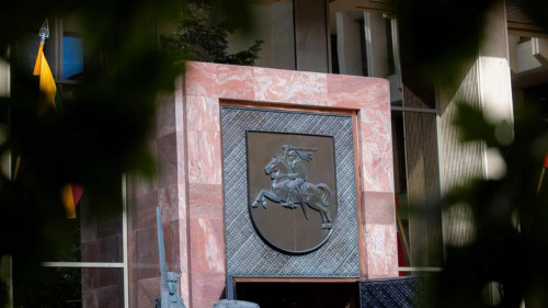 Урад Літвы ў поўным складзе ідзе ў адстаўку