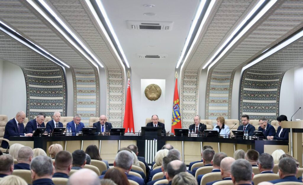 У Мiнскiм аблвыканкаме адбылася сустрэча з дэлегатамi УНС ад сталiчнага рэгiёна