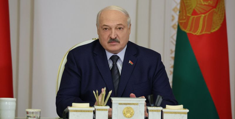 Аляксандр Лукашэнка: Мы будзем імкнуцца рабіць усё для таго, каб людзі не пашкадавалі, што прагаласавалі за нас
