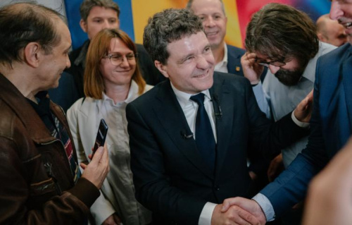 Нікушар Дан атрымаў перамогу на выбарах прэзідэнта Румыніі